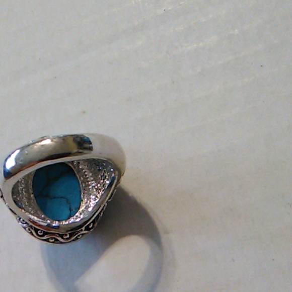 Nwot  silver faux turquoise ring - Picture 7 of 7